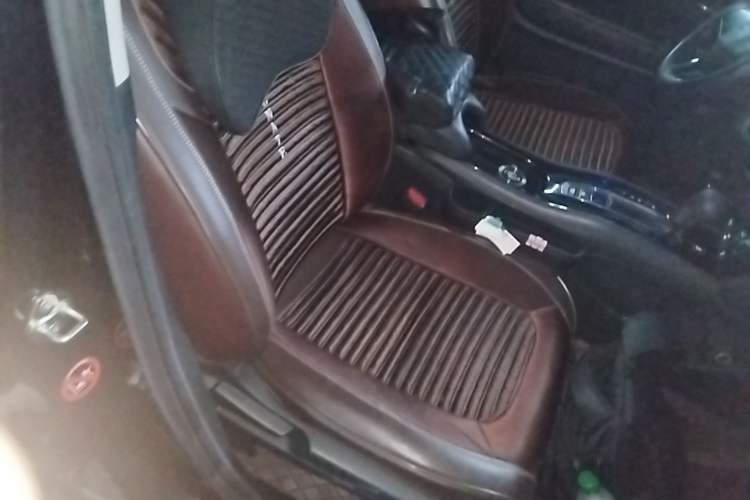 Used Honda Vezel 2020 1.5L CVT Elite Edition Right Front Seat