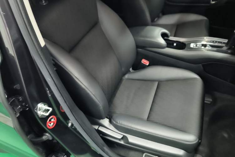 Used Honda Vezel 2020 1.5L CVT Pioneer Edition Right Front Seat