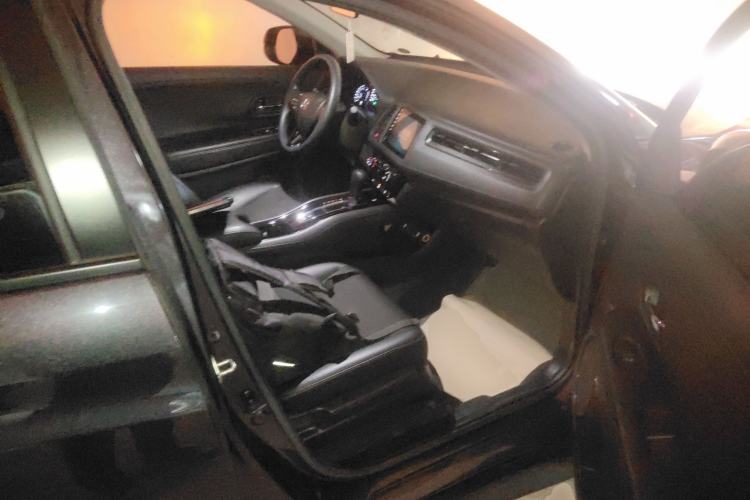 Used Honda Vezel 2020 1.5L CVT Luxury Edition Right Front Seat