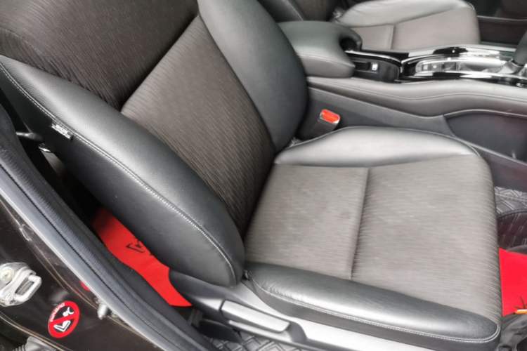 Used Honda Vezel 2020 1.5L CVT Pioneer Edition Right Front Seat