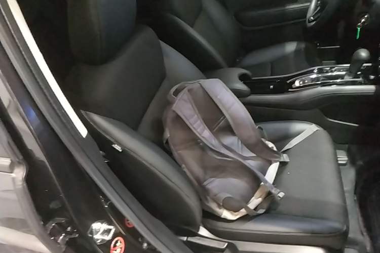 Used Honda Vezel 2020 1.5L CVT Pioneer Edition Right Front Seat