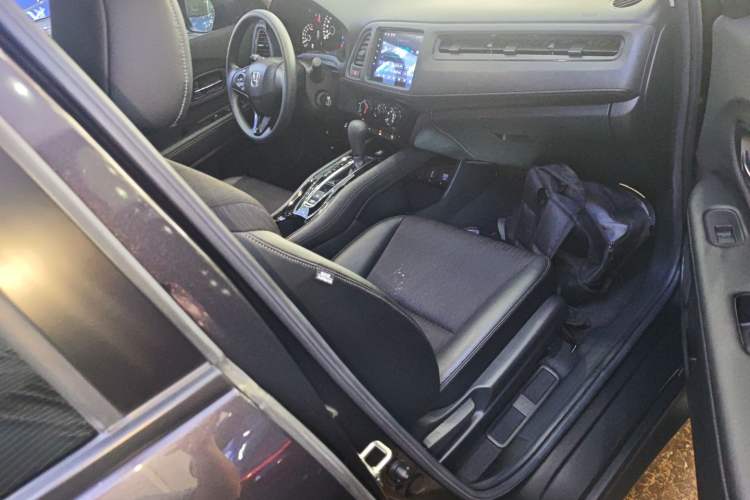Used Honda Vezel 2020 1.5L CVT Pioneer Edition Right Front Seat