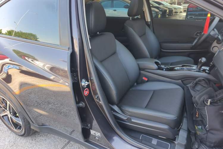 Used Honda Vezel 2020 1.5L CVT Pioneer Edition Right Front Seat