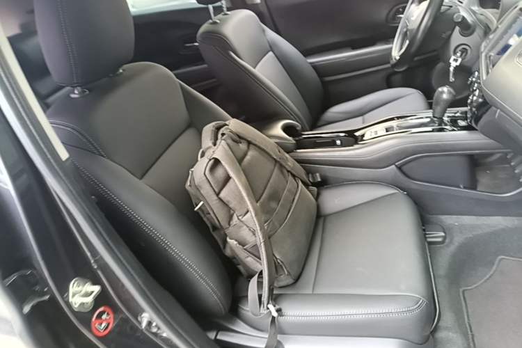 Used Honda Vezel 2020 1.5L CVT Elite Edition Right Front Seat