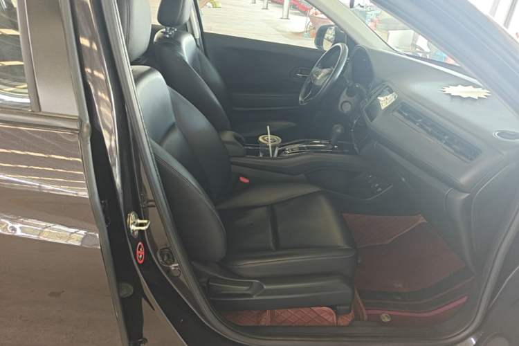 Used Honda Vezel 2020 220 TURBO CVT Elite Edition Right Front Seat