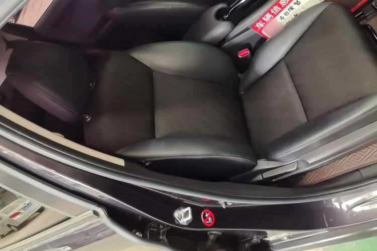 Used Honda Vezel 2020 1.5L CVT Luxury Edition Right Front Seat
