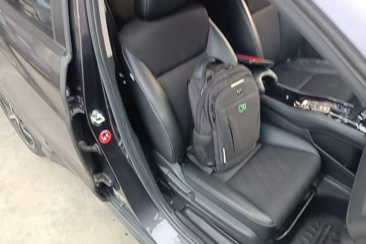 Used Honda Vezel 2020 1.5L CVT Luxury Edition Right Front Seat