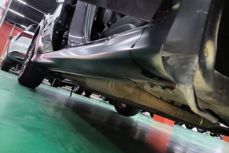 Used Honda Vezel 2020 1.5L CVT Pioneer Edition Right Side Sill