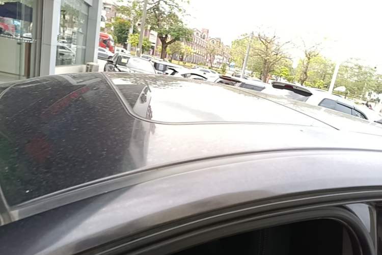 Used Honda Vezel 2020 1.5L CVT Elite Edition Roof