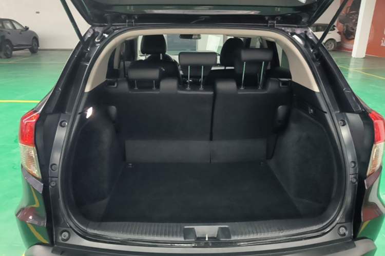 Used Honda Vezel 2020 1.5L CVT Pioneer Edition Trunk