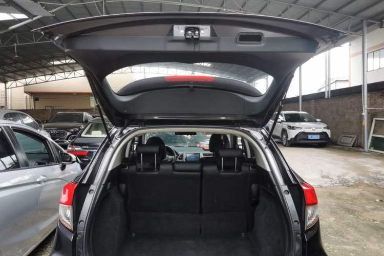 Used Honda Vezel 2020 1.5L CVT Pioneer Edition Trunk