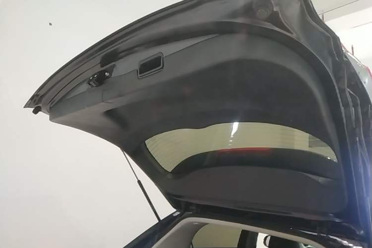 Used Honda Vezel 2020 1.5L CVT Pioneer Edition Trunk