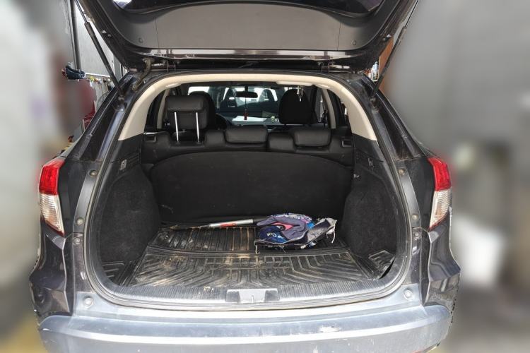Used Honda Vezel 2020 220 TURBO CVT Elite Edition Trunk