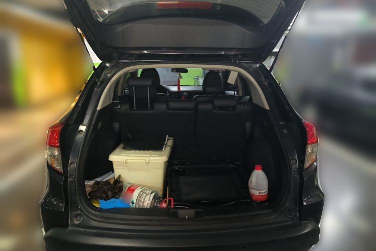 Used Honda Vezel 2020 1.5L CVT Pioneer Edition Trunk
