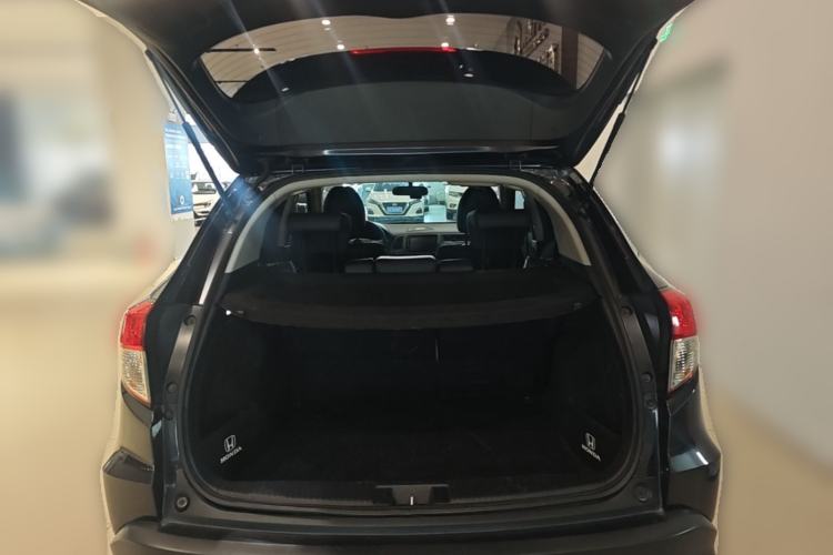 Used Honda Vezel 2020 1.5L CVT Pioneer Edition Trunk