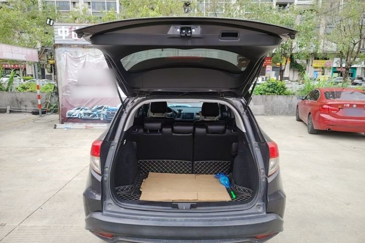 Used Honda Vezel 2020 1.5L CVT Pioneer Edition Trunk