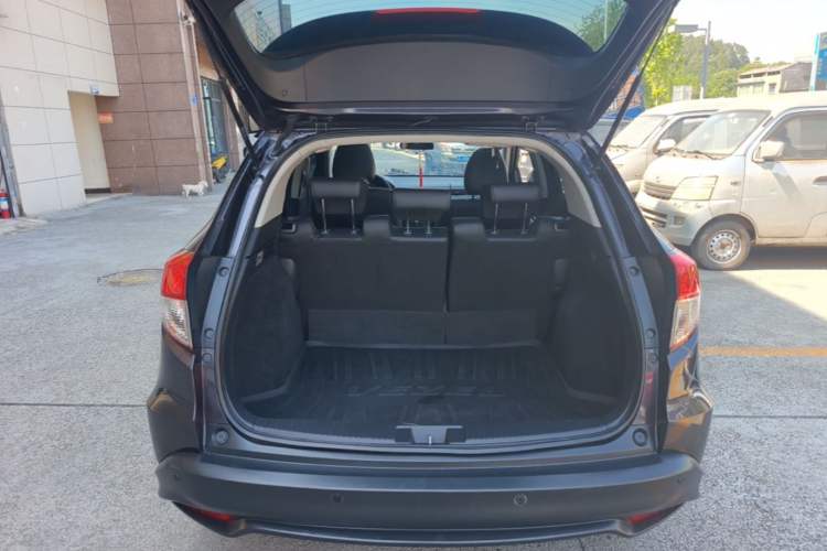 Used Honda Vezel 2020 1.5L CVT Pioneer Edition Trunk