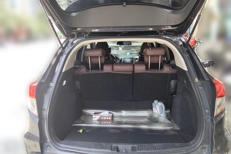 Used Honda Vezel 2020 1.5L CVT Pioneer Edition Trunk