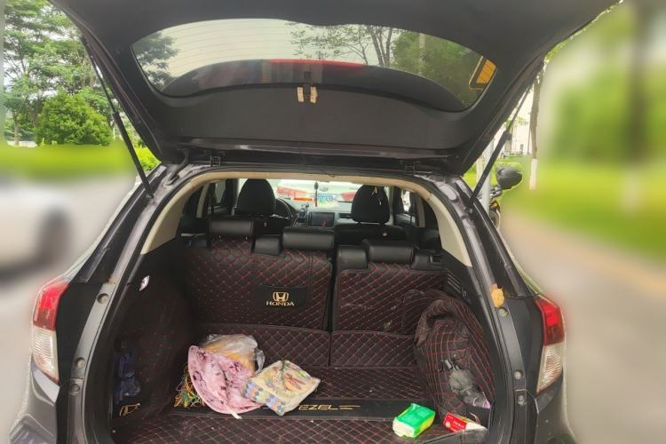 Used Honda Vezel 2020 1.5L CVT Pioneer Edition Trunk
