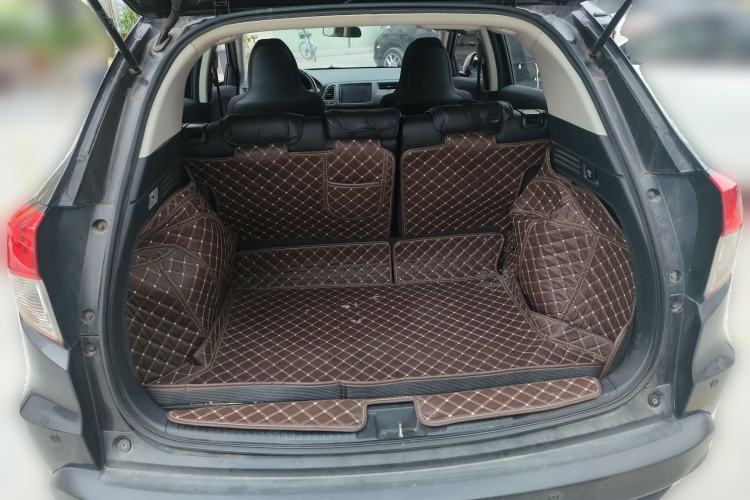 Used Honda Vezel 2020 1.5L CVT Pioneer Edition Trunk