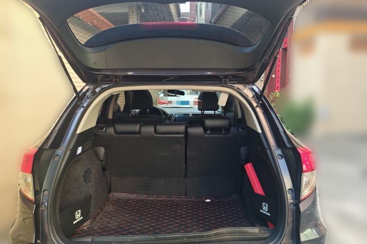 Used Honda Vezel 2020 1.5L CVT Pioneer Edition Trunk
