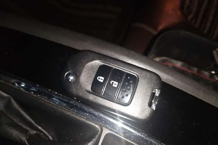 Used Honda Vezel 2020 1.5L CVT Elite Edition Vehicle Key