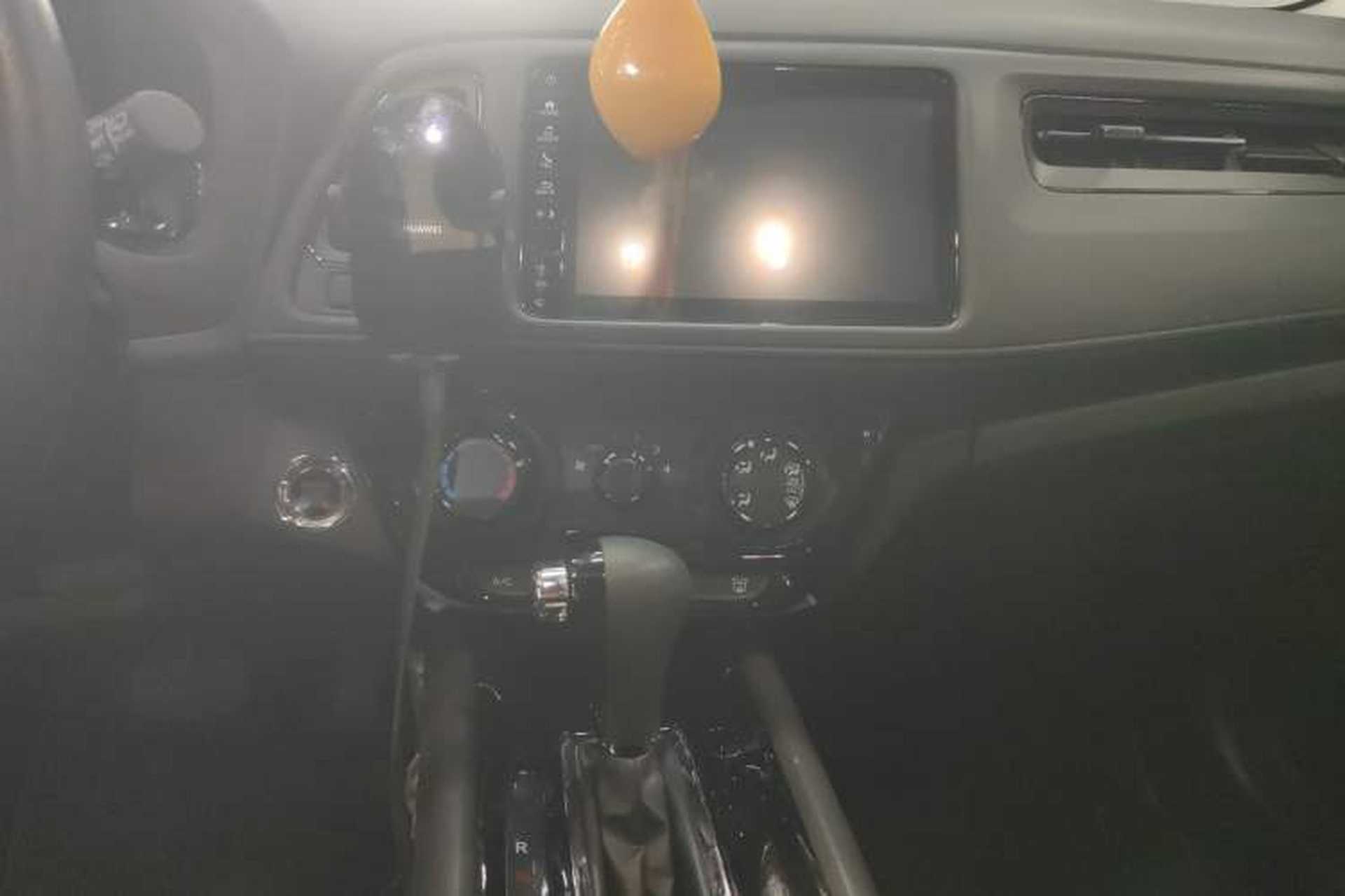 Used Honda Vezel 2020 1.5L CVT Luxury Edition Audio And AC Panel