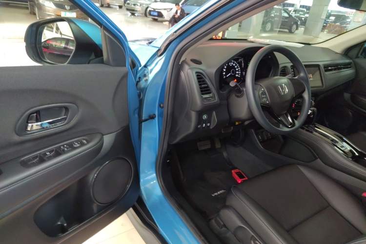 Used Honda Vezel 2020 1.5L CVT Pioneer Edition Driver Seat