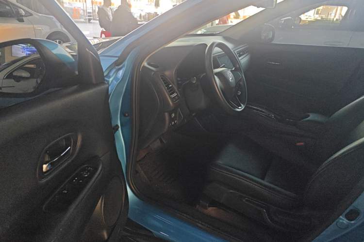Used Honda Vezel 2020 1.5L CVT Elite Edition Driver Seat