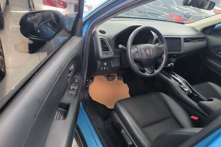 Used Honda Vezel 2020 1.5L CVT Luxury Edition Driver Seat