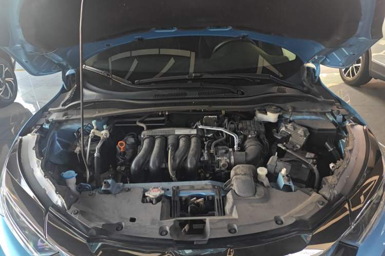 Used Honda Vezel 2020 1.5L CVT Elite Edition Engine Bay