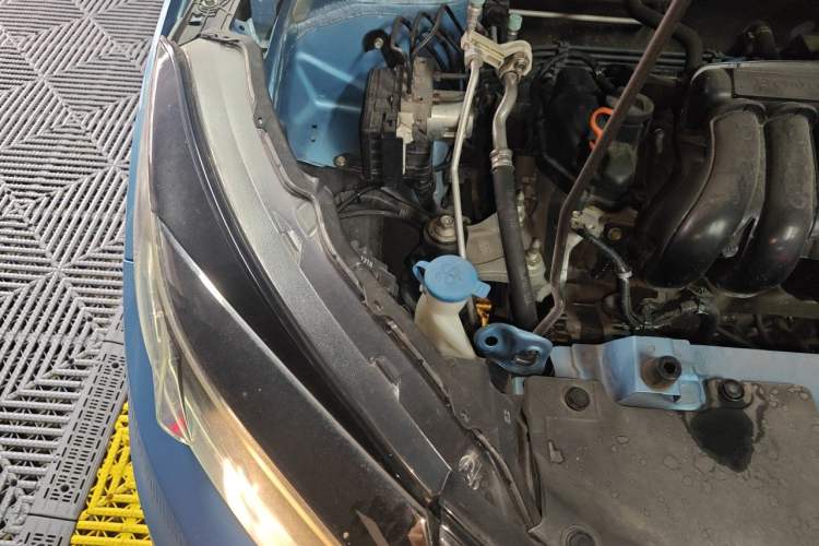 Used Honda Vezel 2020 1.5L CVT Elite Edition Engine Bay Right