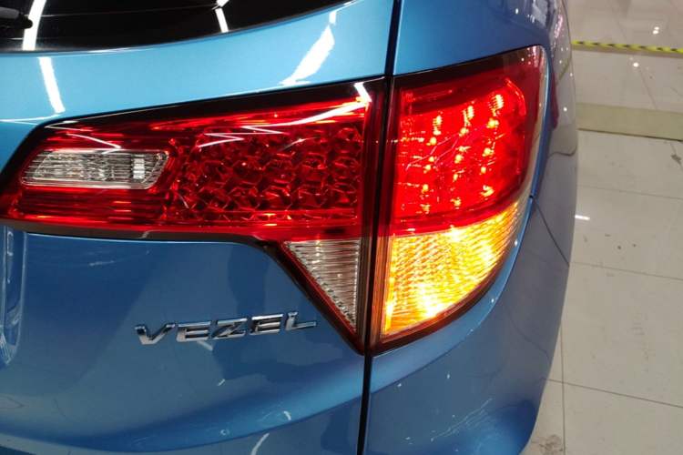 Used Honda Vezel 2020 1.5L CVT Elite Edition Exterior 3