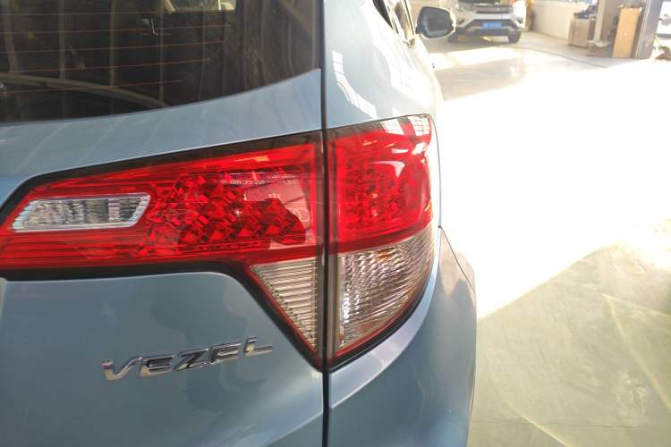 Used Honda Vezel 2020 1.5L CVT Pioneer Edition Exterior 6