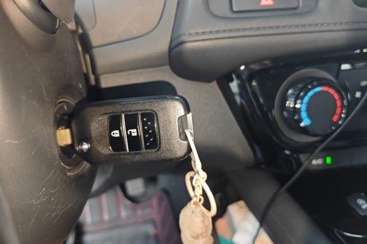 Used Honda Vezel 2020 1.5L CVT Pioneer Edition Interior 1