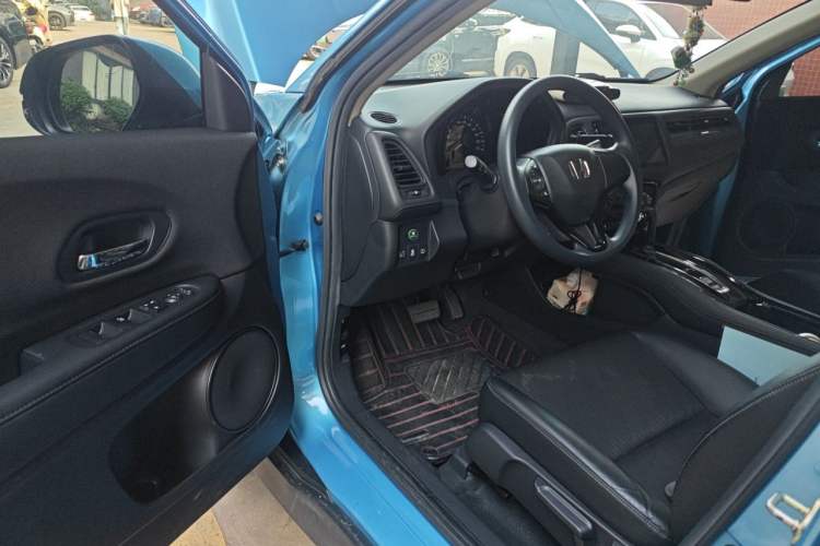 Used Honda Vezel 2020 1.5L CVT Pioneer Edition Interior 3