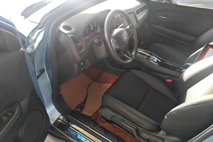 Used Honda Vezel 2020 1.5L CVT Pioneer Edition Interior 3