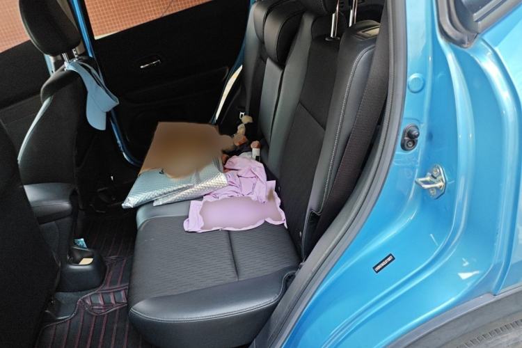 Used Honda Vezel 2020 1.5L CVT Pioneer Edition Interior 4