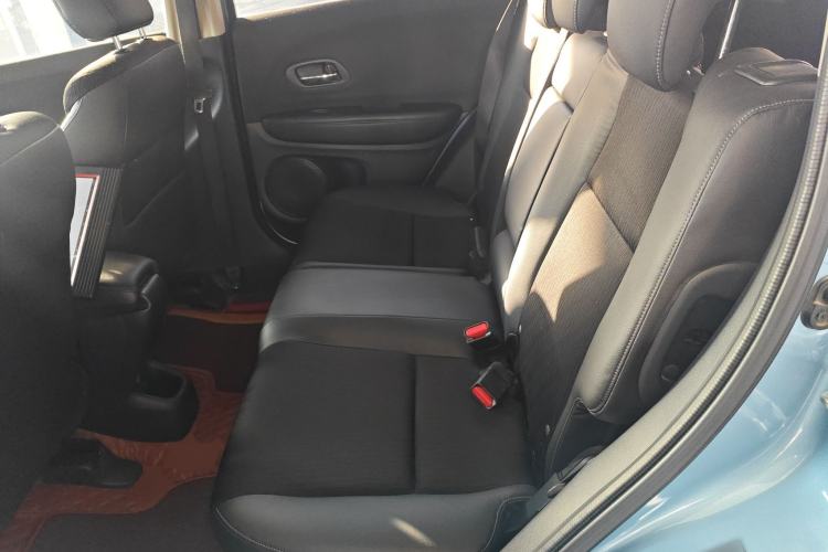 Used Honda Vezel 2020 1.5L CVT Pioneer Edition Interior 4