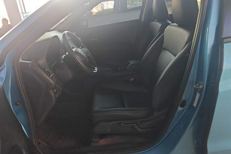 Used Honda Vezel 2020 1.5L CVT Elite Edition Left Front Seat