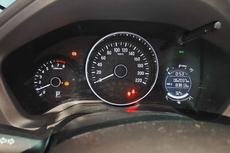 Used Honda Vezel 2020 1.5L CVT Elite Edition Odometer Close Up
