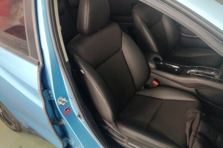 Used Honda Vezel 2020 1.5L CVT Pioneer Edition Right Front Seat