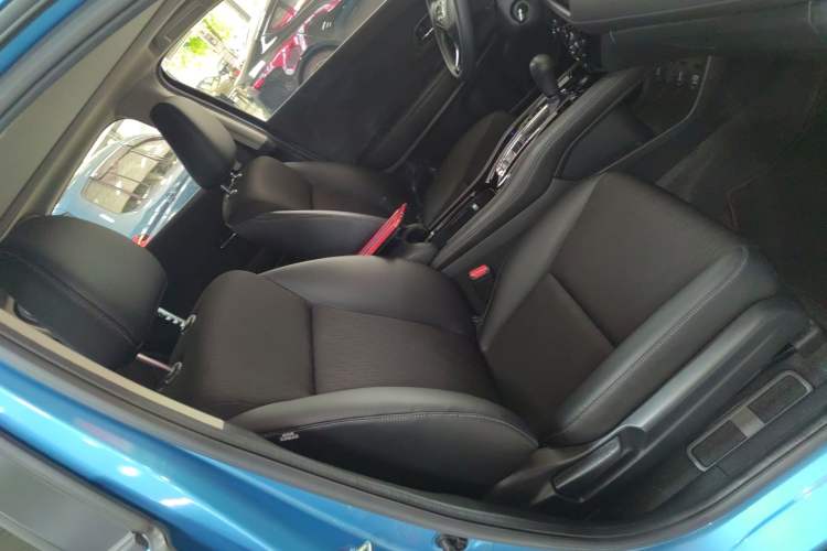 Used Honda Vezel 2020 1.5L CVT Pioneer Edition Right Front Seat