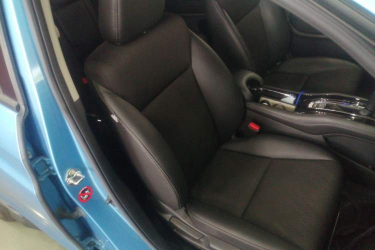 Used Honda Vezel 2020 1.5L CVT Pioneer Edition Right Front Seat