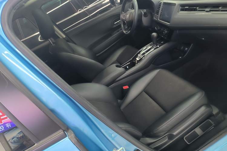 Used Honda Vezel 2020 1.5L CVT Luxury Edition Right Front Seat