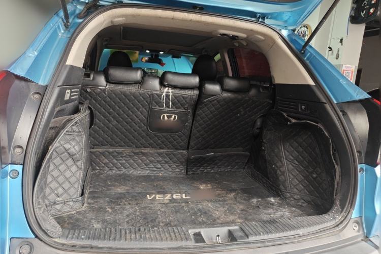 Used Honda Vezel 2020 1.5L CVT Elite Edition Trunk