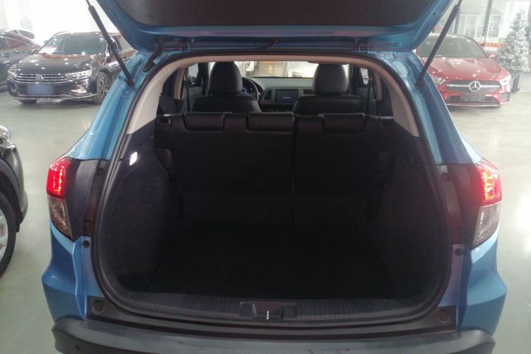Used Honda Vezel 2020 1.5L CVT Pioneer Edition Trunk
