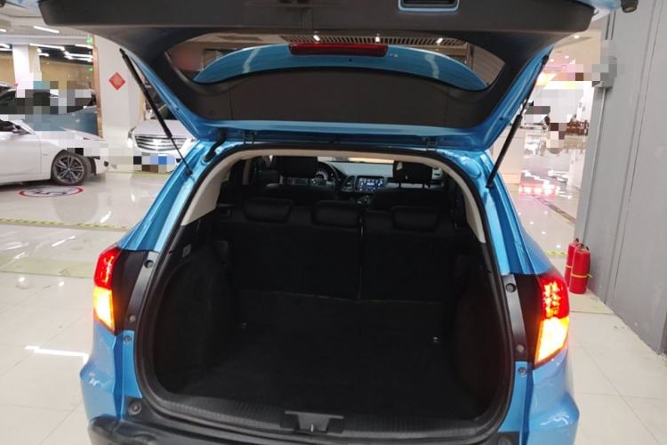 Used Honda Vezel 2020 1.5L CVT Elite Edition Trunk