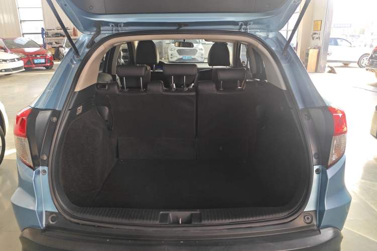 Used Honda Vezel 2020 1.5L CVT Pioneer Edition Trunk
