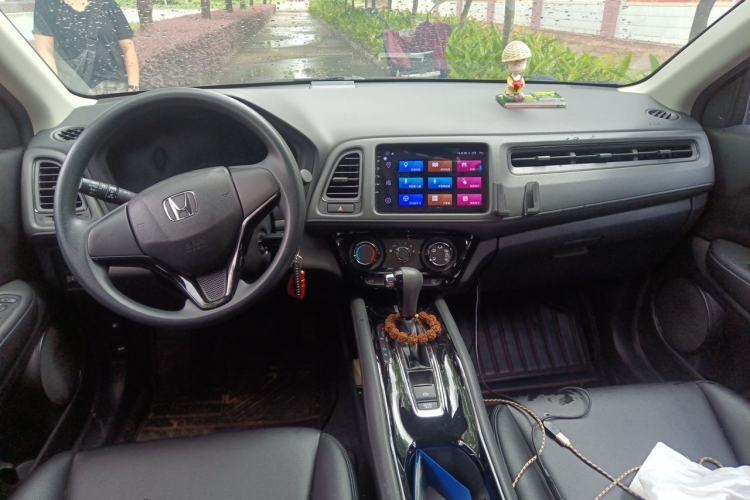 Used Honda Vezel 2020 1.5L CVT Elite Edition Center Console